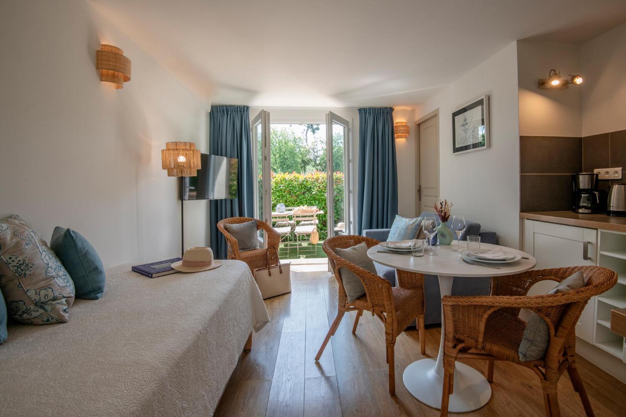 Hotel Les Messugues Saint-Paul-de-Vence Exterior foto